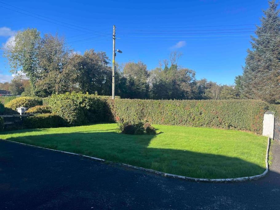Cosy 4 Bed Bungalow In Quiet Residential Area! Strabane Exterior foto